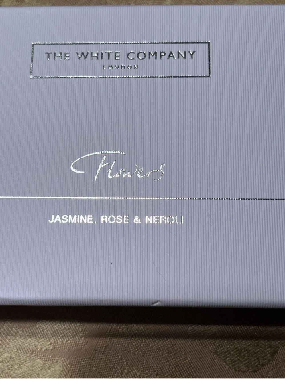 The White Company London Flowers bath & body Travel Size Gift Set Box - Picture 7 of 8